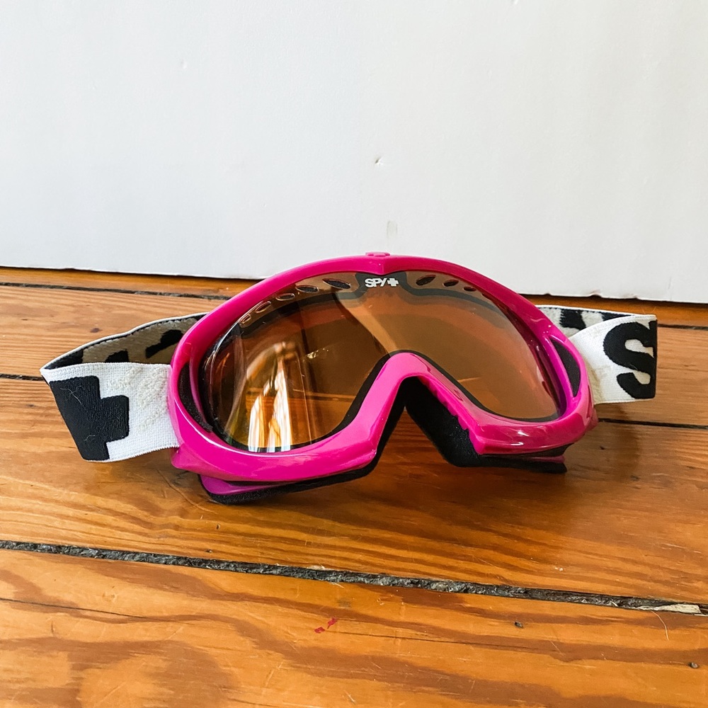 Spy women’s goggles with pink frame